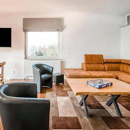 In Near Town Center * Huy