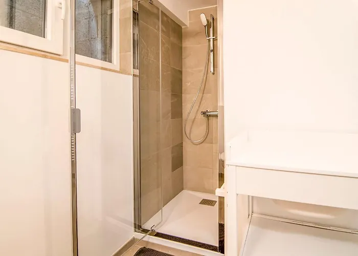 In Near Town Center * Huy